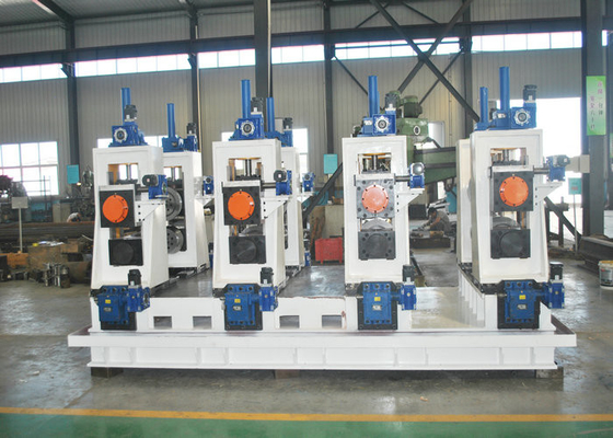 لوله رول تشکیل شده از لوله مربع ماشین آلات استفاده می شود ماشین فولاد ERW ماشین خط خط لوله