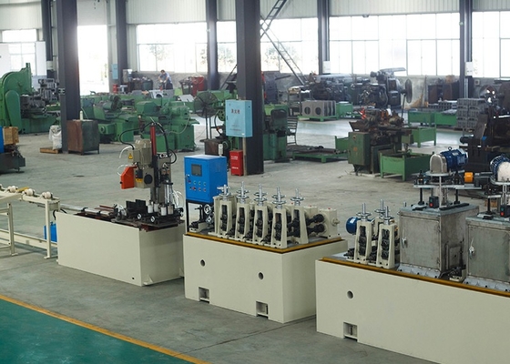 6-20 ایستگاه ms دستگاه تولید لوله ± 0.2mm دقت برش طول