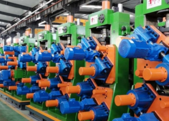 با کیفیت بالا 200 X 200 X 8 میلی متر مربع دستگاه فرز لوله دستگاه آسیاب لوله
